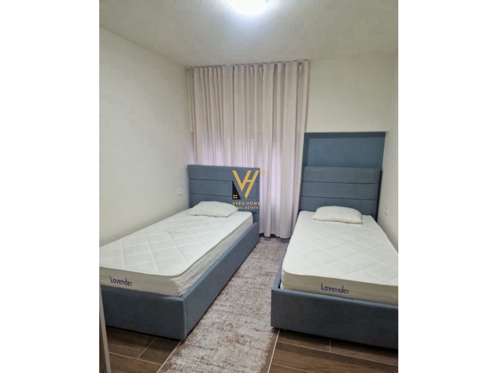 JEPET APARTAMENT 2+1 ME QERA TE STACIONI I TRENIT 70.000 LEKE 4