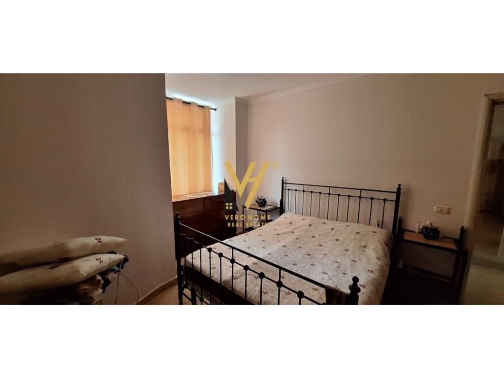 Shitet Apartament 2+1+2+ballkon te Rruga Ali Visha 139 m2