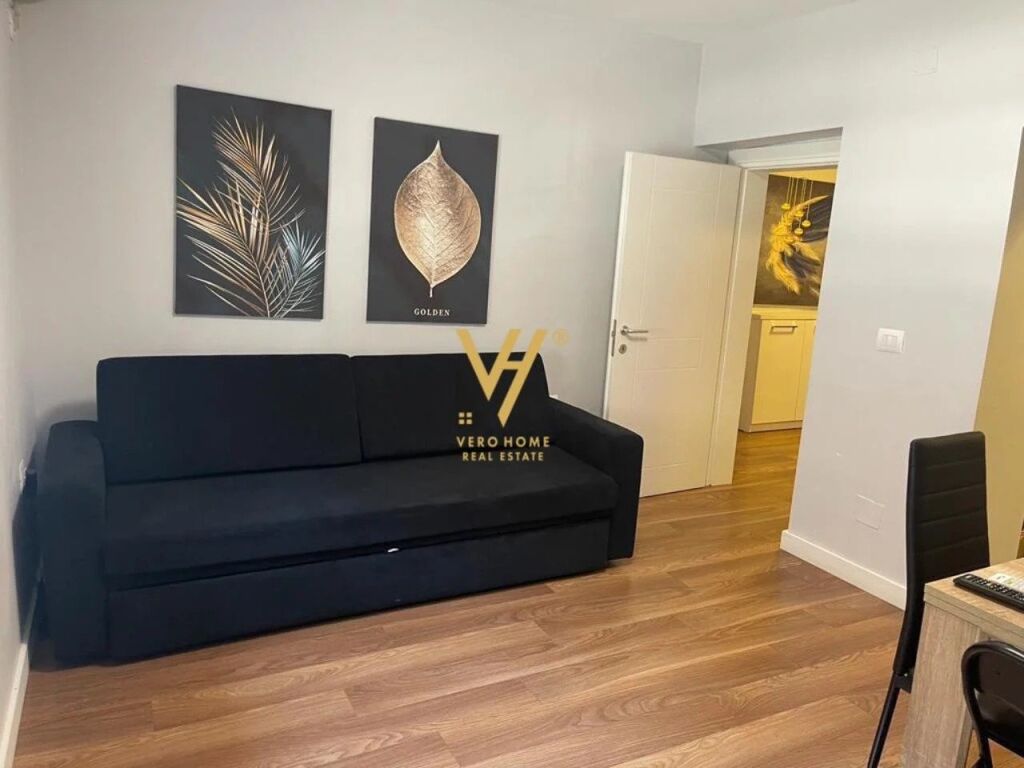 Shiten tre Hyrje te Stadiumi Dinamo 145 m2