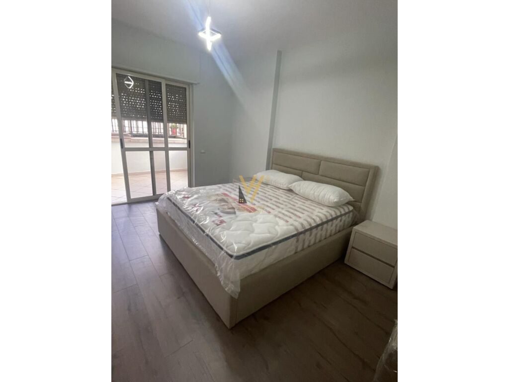 Jepet Apartament 2+1+ballkon me qera te Rruga e Bogdaneve 92 m2 3