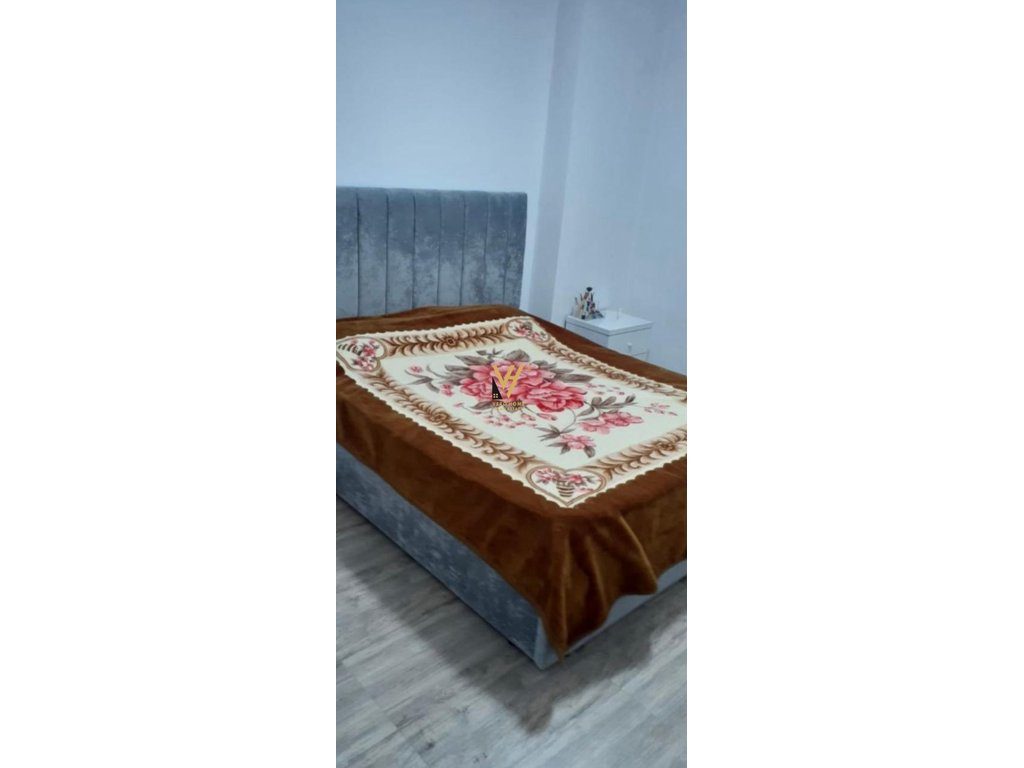 JEPET APARTAMENT 1+1 ME QIRA NE YZBERISHT 60.000 LEKE 3