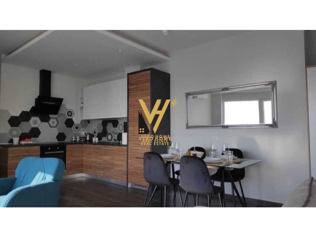 JEPET PENTHOUSE ME QERA TEK PAZARI I RI 900 EURO 3
