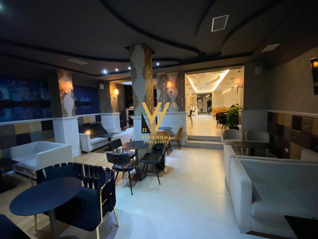 Jepet Bar-Restorant me qera te Blloku 120 m2 2