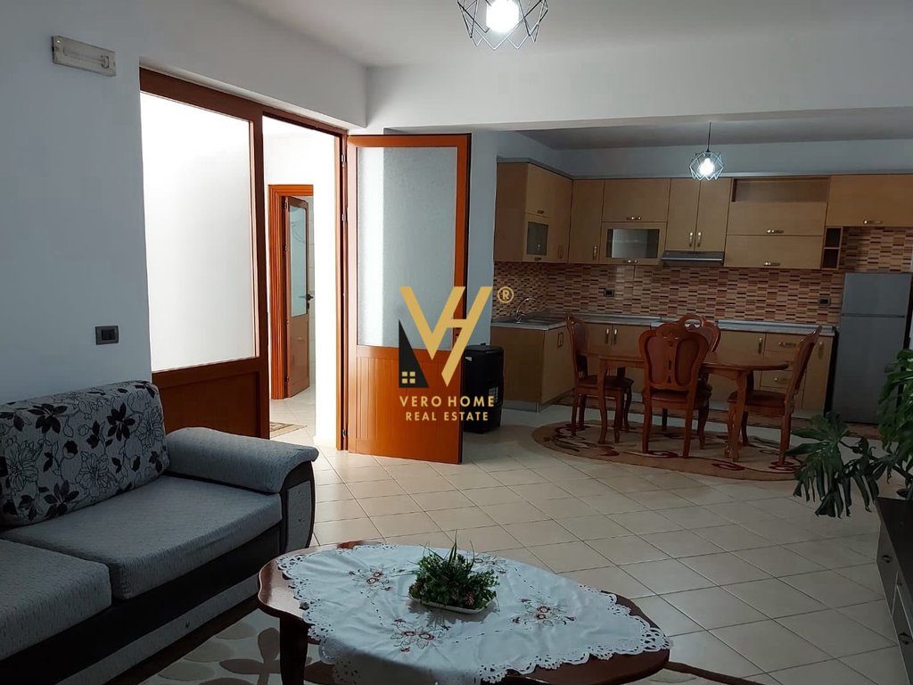 JEPET APARTAMENT 2+1+BLK ME QERA TE STACIONI TRENIT 50.000 LEKE 3