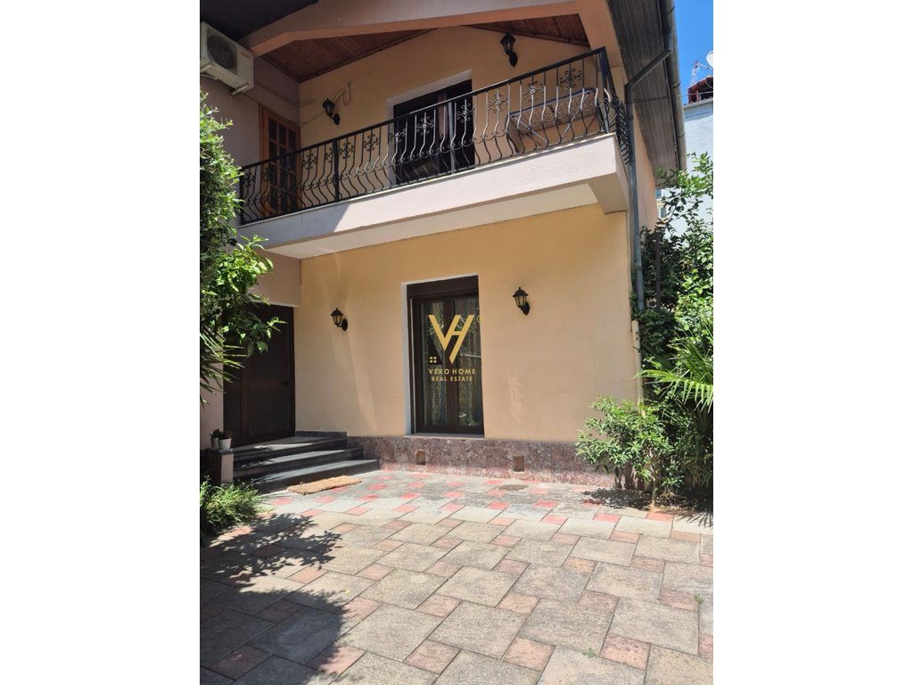 JEPET APARTAMENT 1+1 ME QIRA TE MEDRESEJA 50.000 LEKE 2