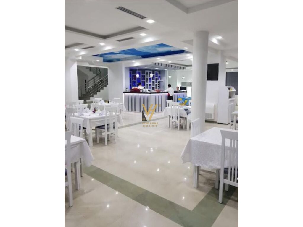 Shitet hotel gjashte katesh ne Sarande truall750 m2+siperfaqe ndertimi 1500m2