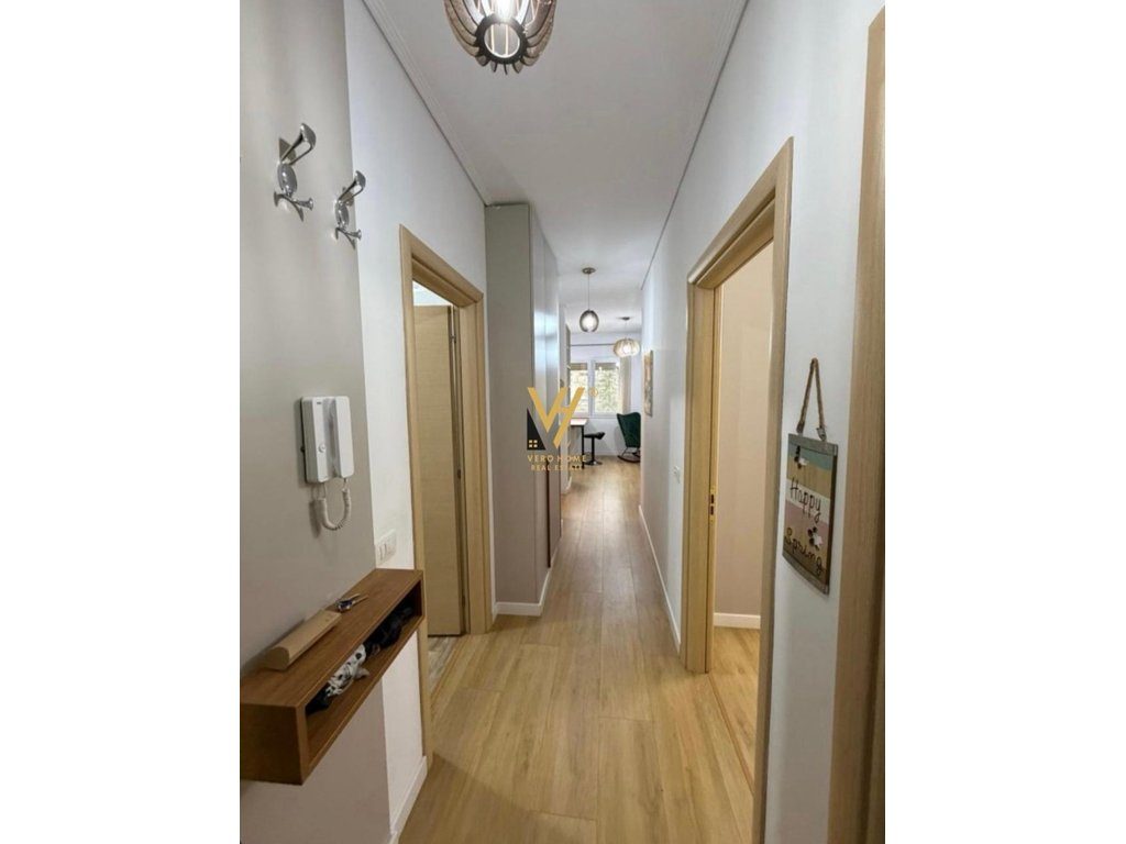 JEPET APARTAMENT 2+1+2 ME QIRA TE KOPSHTI BOTANIK 700 EURO 4