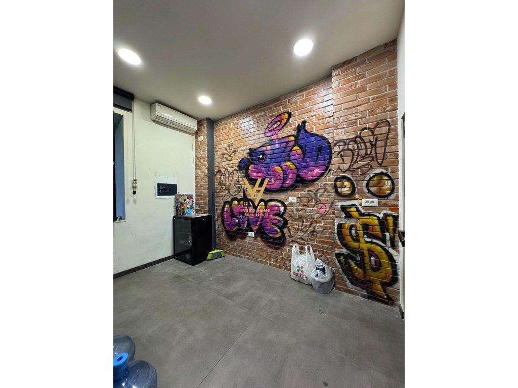 JEPET AMBIENT 100M2 ME QERA TE BLLOKU 2.200 EURO 3