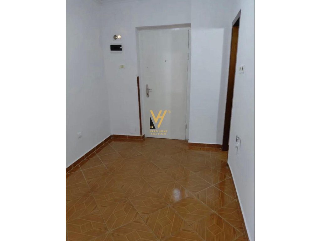JEPET APARTAMENT 2+1 ME QIRA TE BLV.BAJRAM CURRI 45.000 LEKE 3
