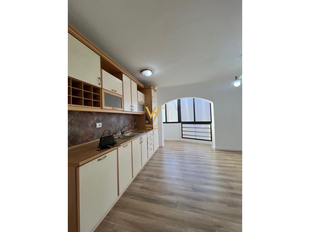 SHITET APARTAMENT 2+1+BLK TE ISH FUSHA E AVIACIONIT 165.000 EURO 2