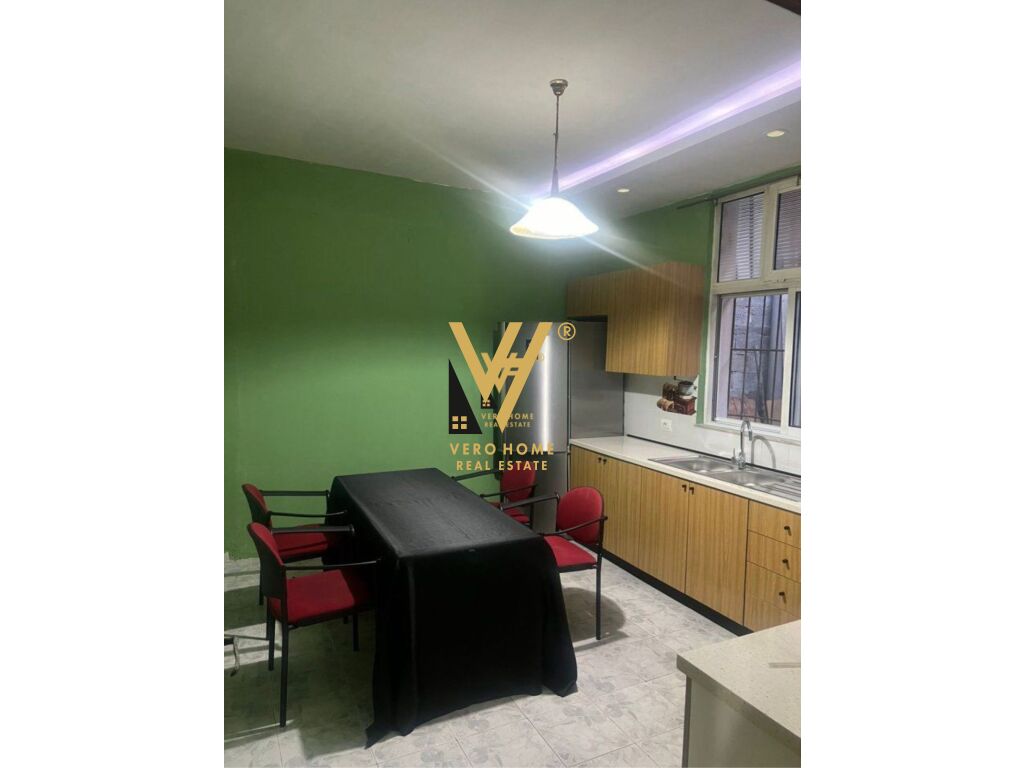 JEPET APARTAMENT 3+1+BLK ME QERA TEK RRUGA SIRI KODRA 700 EURO 2