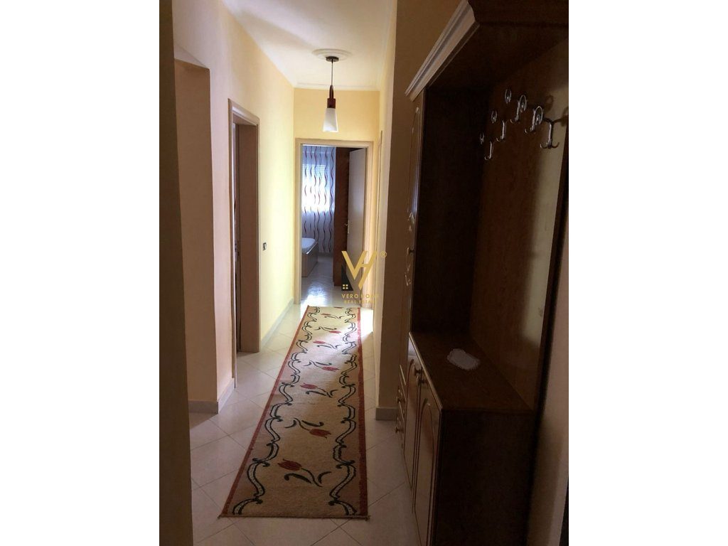 JEPET APARTAMENT 2+1 ME QERA NE ASTIR 45.000 LEKE 3