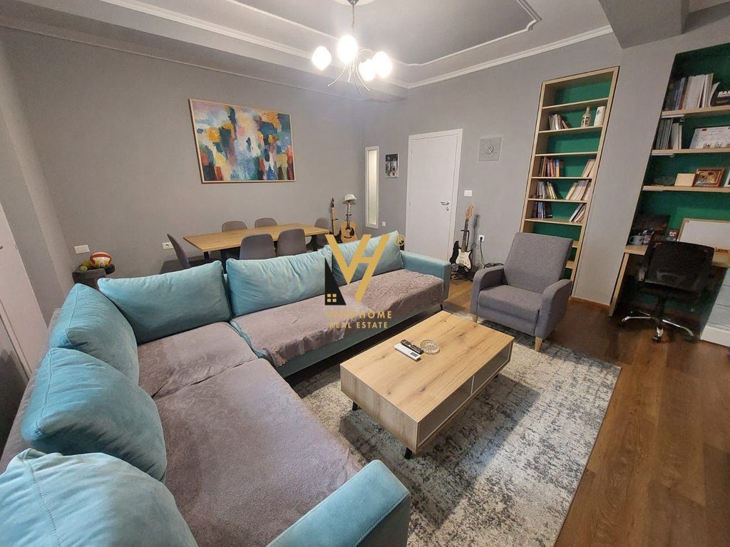 JEPET VILE TRE KATESHE ME QIRA TE RRUGA E ELBASANIT 1.200 EURO