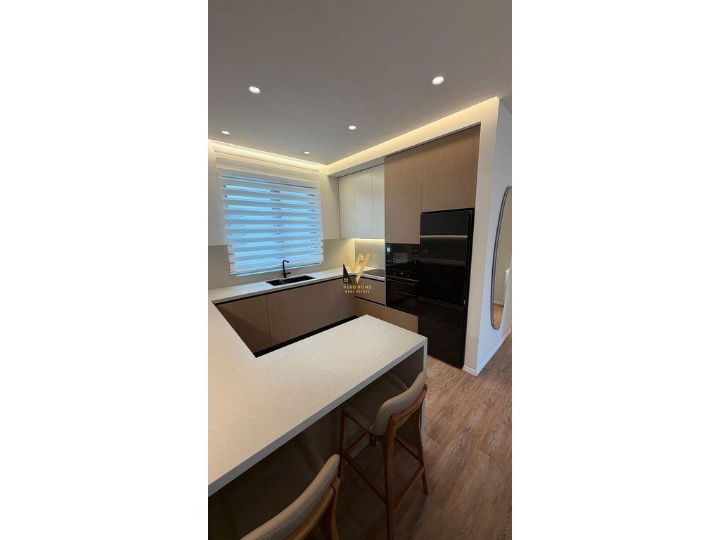 JEPET APARTAMENT 2+1+2+BLK ME QERA TE GREEN VALLEY 3, LIQENI THATE 1.900 EURO 2