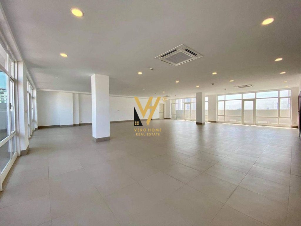 SHITET ZYRE 113M2 NE MYSLYM SHYR 678.000 EURO