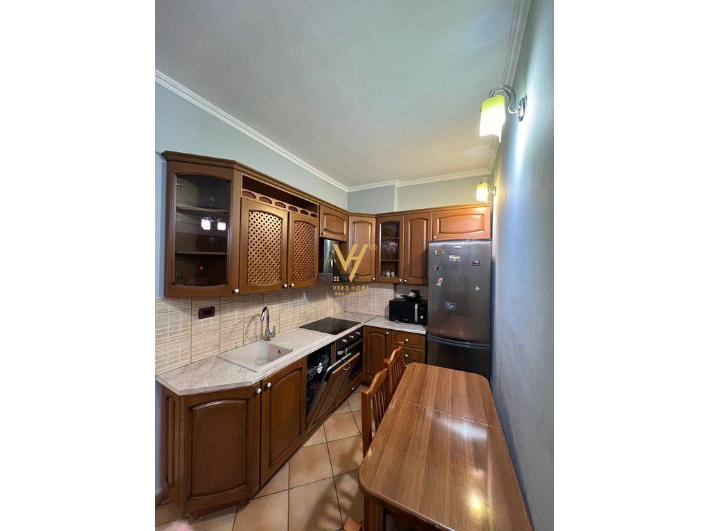 JEPET APARTAMENT 3+1+2 ME QERA TE KOMUNA E PARISIT 70.000 LEKE 2