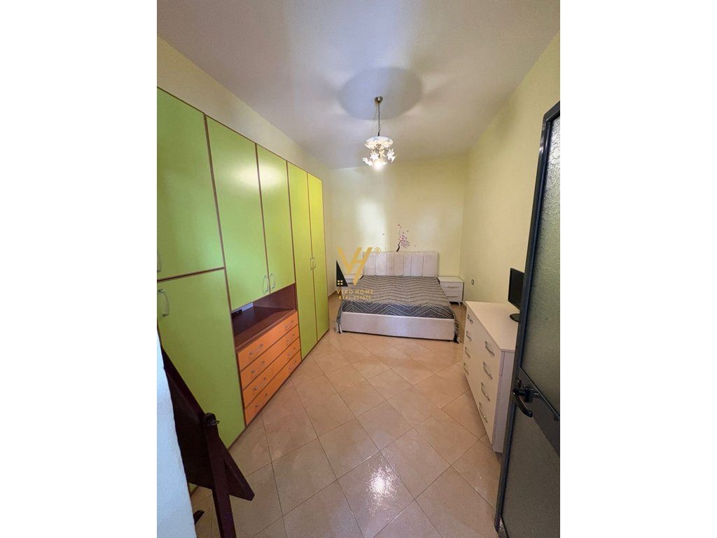 JEPET APARTAMENT 1+1 ME QIRA NE VASIL SHANTO 50.000 LEKE 3