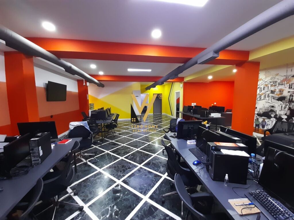 Jepet Ambient Biznesi me qera te Stacioni i Trenit 311 m2 4