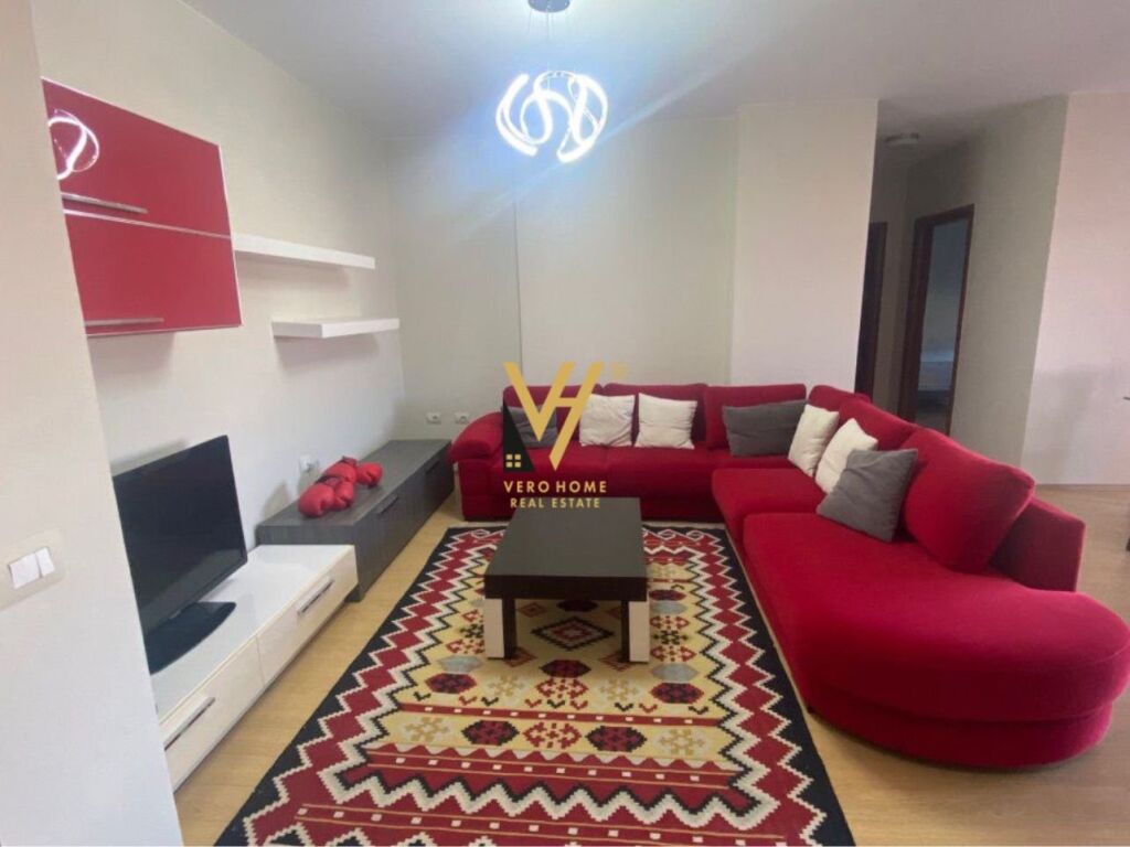 Jepet Apartament 2+1+2+ballkon me qera perball Delijorgjit 100 m2 2
