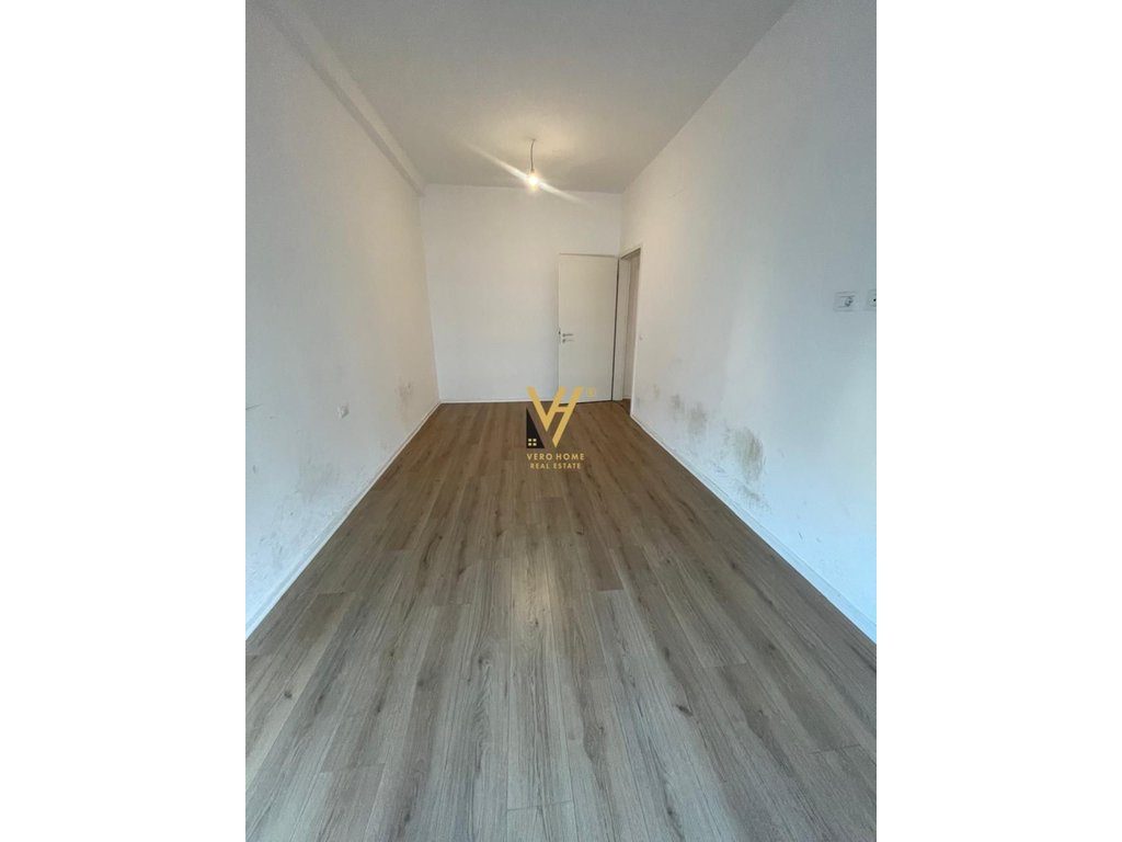 JEPET ZYRE 115 M2 ME QERA TE KOMPLEKSI KONTAKT , 21 DHJETORI 600 EURO 3