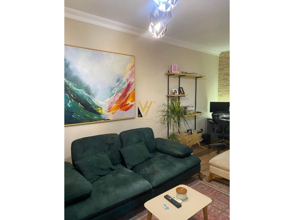 Jepet apartament 2+1+2 me qera te Rruga Xhanfize Keko 100 m2 2