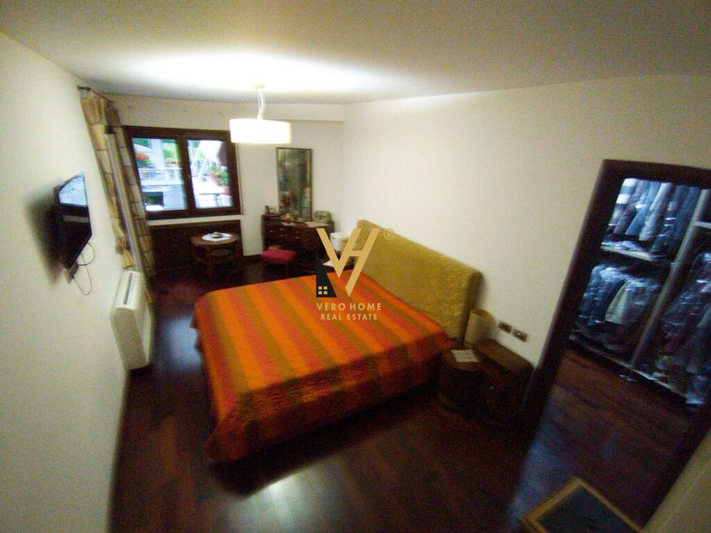 Shitet apartament 3+1+2 te Botaniku 174 m2 2