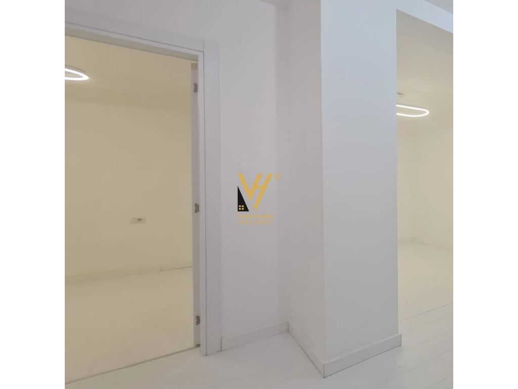 Jepet ambjent biznesi me qera te Zogu i Zi 50 m2