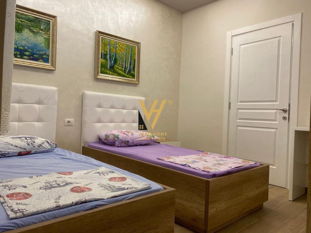 JEPET APARTAMENT 2+1+BLK ME QERA NE YZBERISHT 60.000 LEKE 4