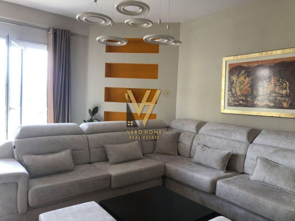Jepet apartament 2+1 +1 te Liqeni Thate 120 m2