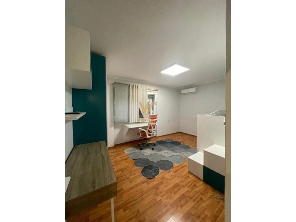 Shitet apartament 2+1 te Rruga Muhamet Gjollesha , 21 Dhjetori 75 m2 2