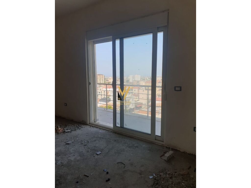 Shitet Apartament 3+1+2+ballkon ne Kavaje 130 m2