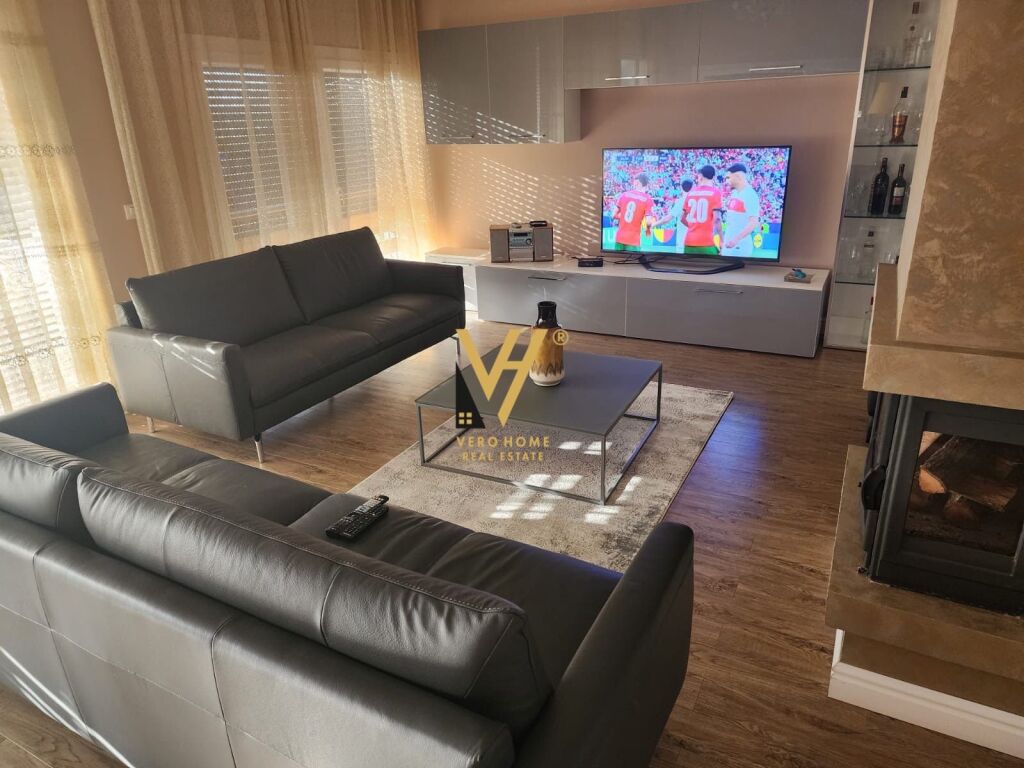 Jepet vile Dy Kateshe me qera te Tegu 550 m2