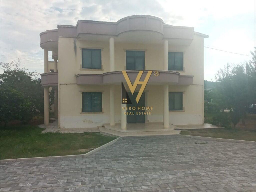 Shitet ambjent biznesi 1300 m2 te Autostrata Tirane – Durres 1