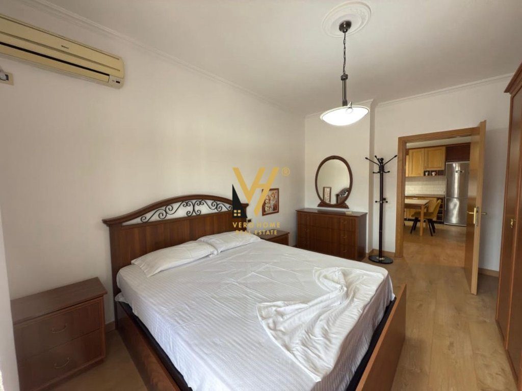 JEPET APARTAMENT 2+1+2+BLK ME QERA TEK BLLOKU 1.000 EURO 3
