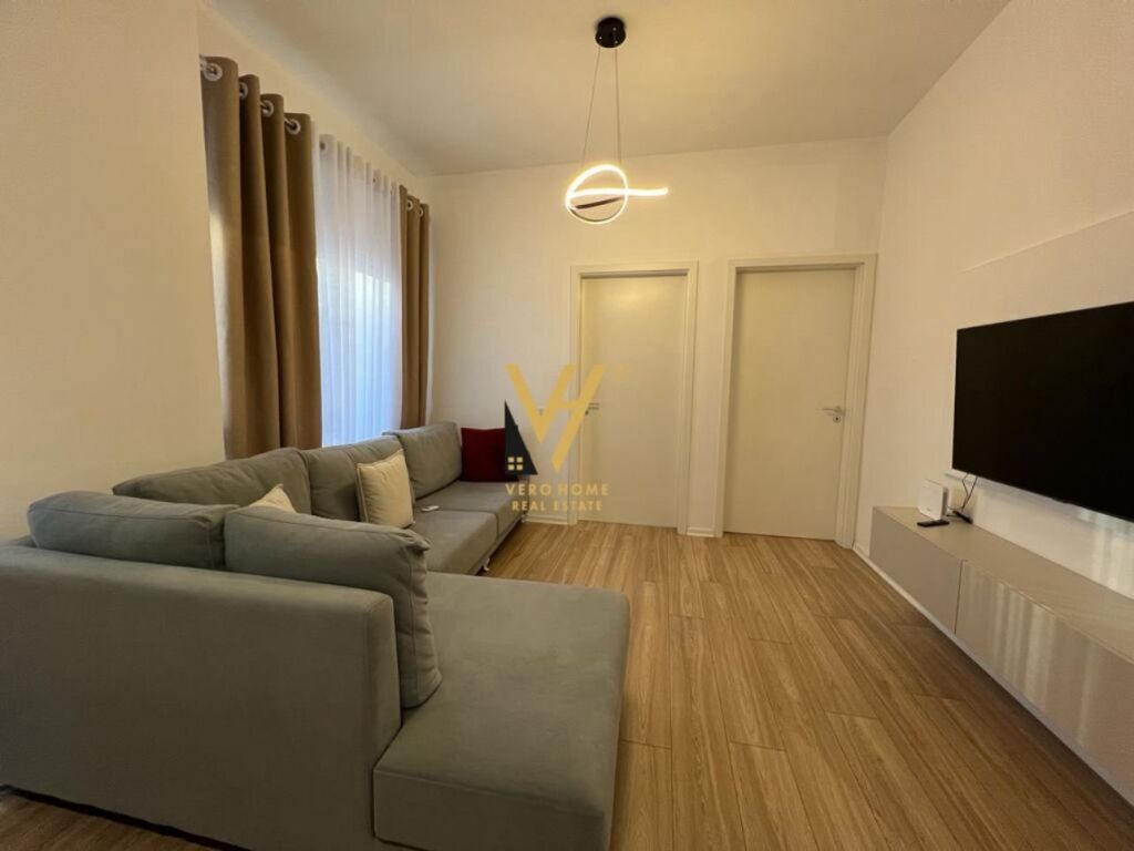 Jepet Apartament 3+1+2 me qera te 21 Dhjetori 140 m2 3