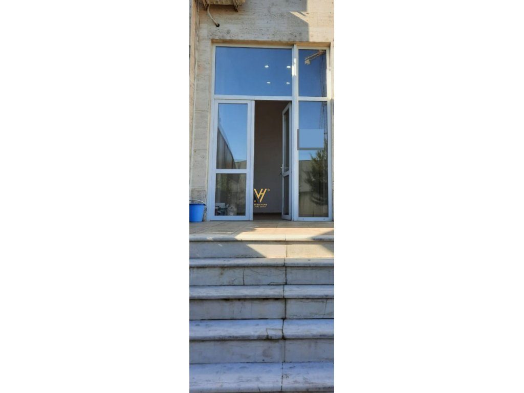 JEPET DYQAN 22M2 ME QERA TE KOPSHTI ZOOLOGJIK 350 EURO