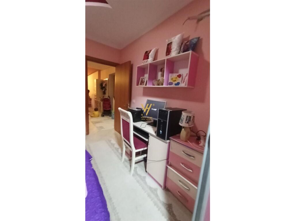 Jepet Apartament 2+1+ballkon me qera te Unaza e Re 90 m2 3