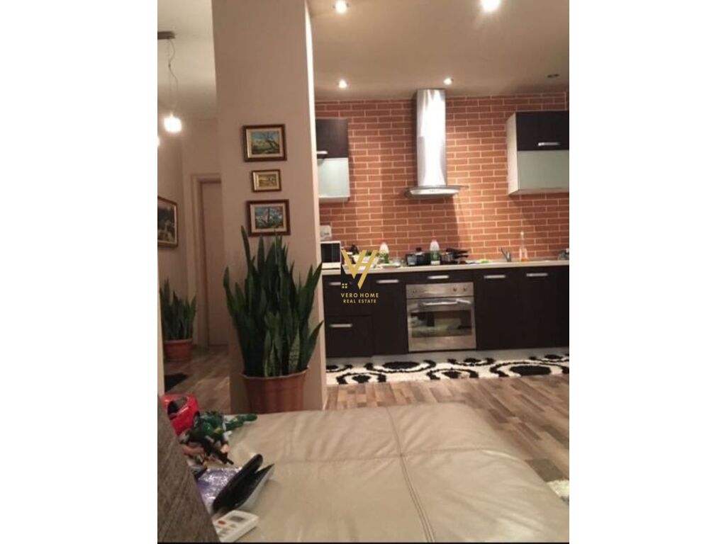 Jepet Apartament 2+1+ballkon me qera te Kopshti Zoologjik 104 m2
