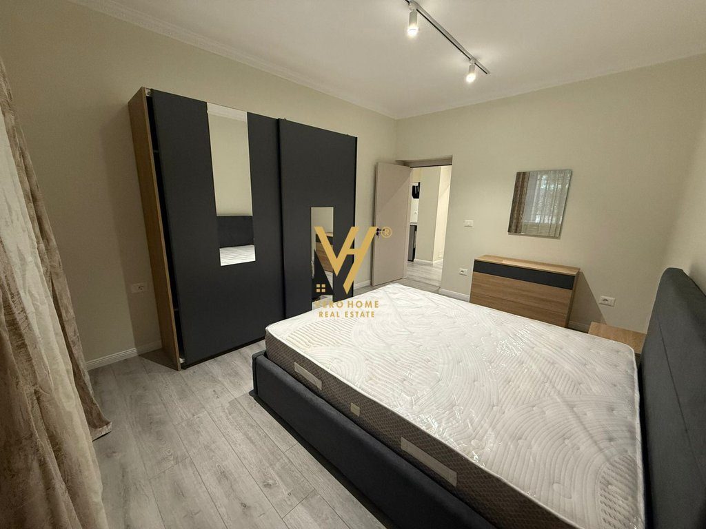 JEPET APARTAMENT 2+1 ME QERA NE BLLOK 850 EURO 4