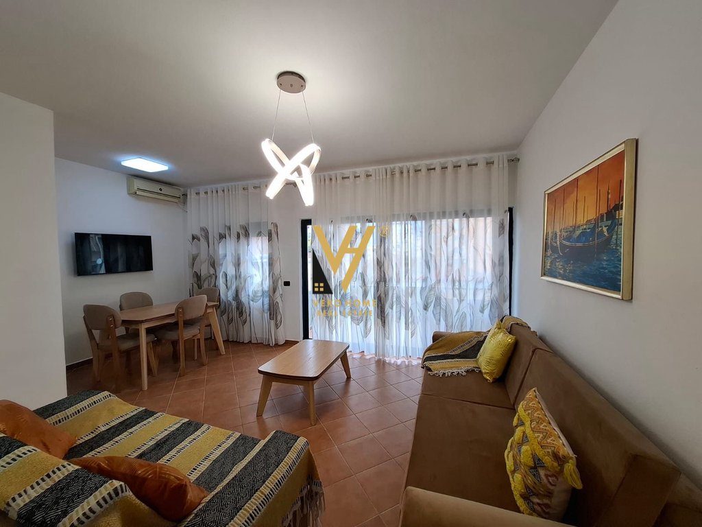JEPET APARTAMENT 2+1+BLK ME QIRA TE RRUGA HIM KOLLI 60.000 LEKE 2