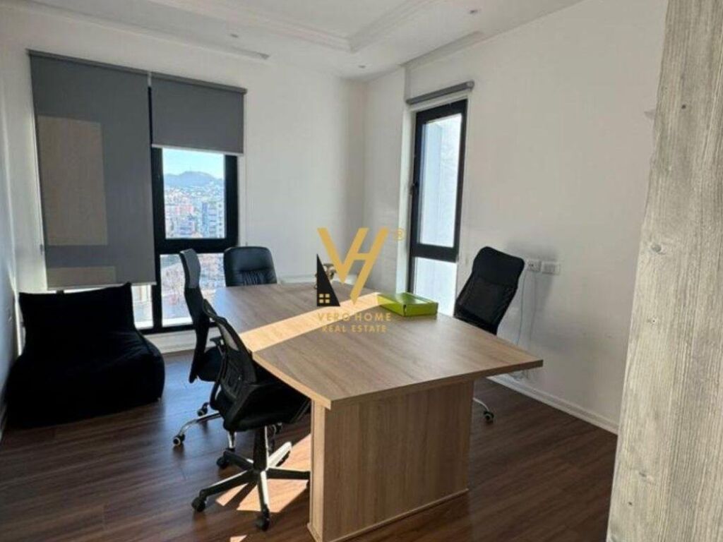 Jepet Zyre me qera te Kompleksi Square 21 , Rruga e Kavajes 140 m2 2