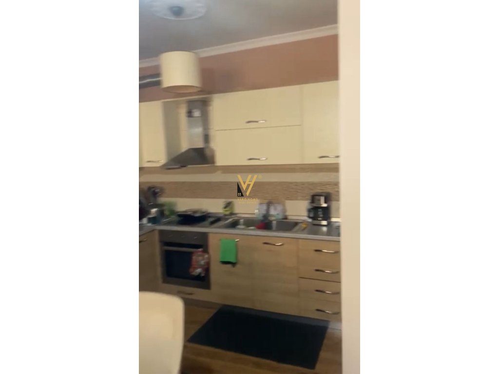 JEPET APARTAMENT 2+1+BLK ME QERA NE PORCELAN 650 EURO 3