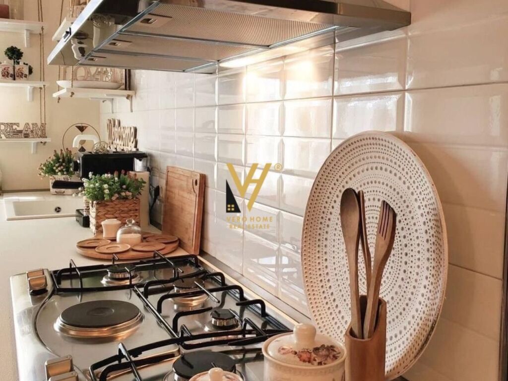 Jepet Apartament 3+1+2 me qera te Rruga Siri Kodra 100 m2 3