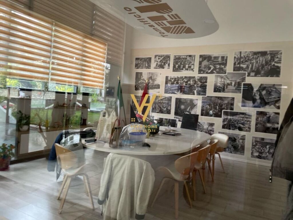Shitet Godine 6 Kateshe Polifunksionale ne Fier 6310 m2