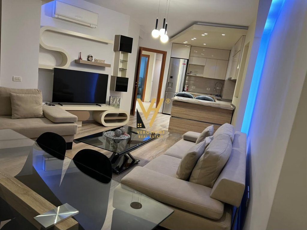 JEPET APARTAMENT 2+1+BLK ME QERA TE KOMUNA PARISIT 85.000 LEKE 3