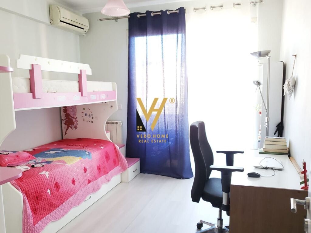 Jepet Apartament 2+1+2+ballkon me qera te Rruga Margarita Tutulani 110 m2 2