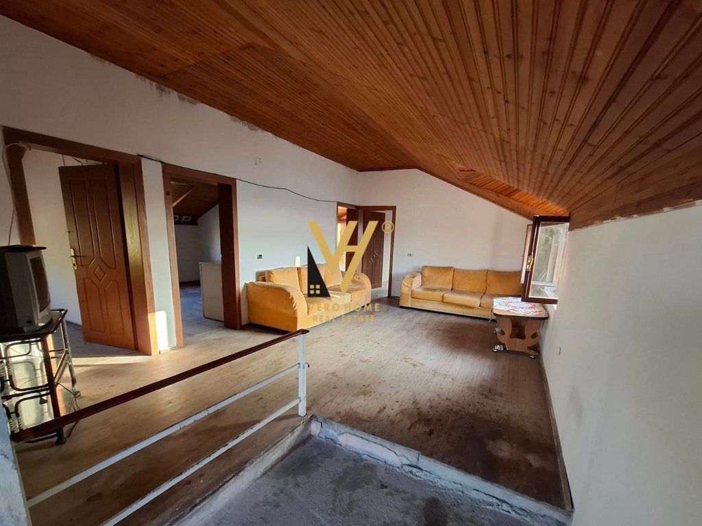JEPET VILE 400 M2 ME QERA THUMAN-KASHAR 1.500 EURO 2