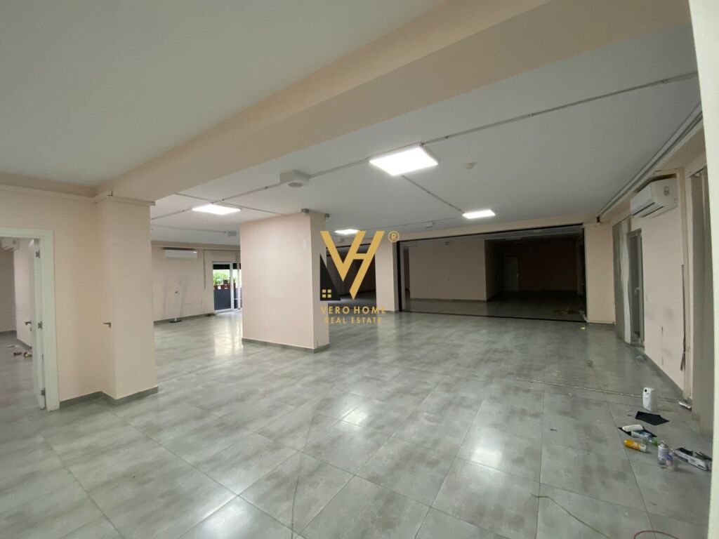 Jepet Zyre me qera te Stacioni i Trenit 750 m2 4