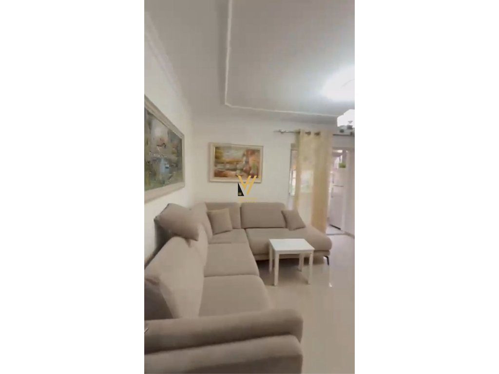 JEPET APARTAMENT 3+1+BLK ME QERA TE PAZARI I RI 90.000 LEKE