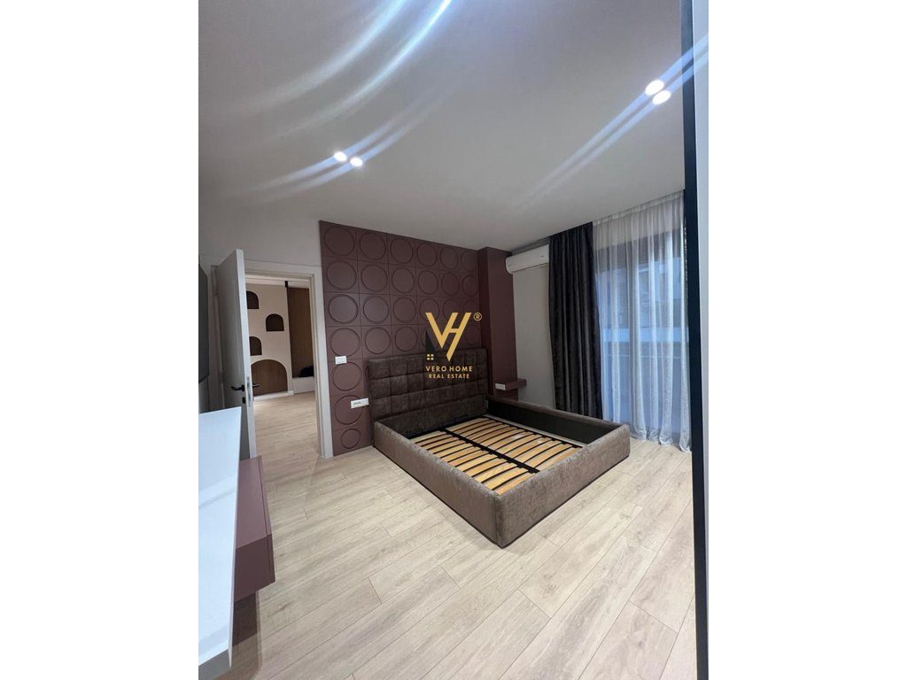 JEPET APARTAMENT 3+1+2+3BLK ME QIRA TE RRUGA E KOSOVAREVE 2.500 EURO 4